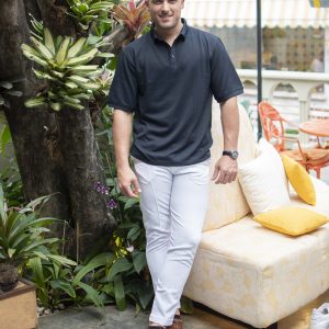 Polo Negra Texturizada